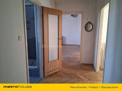 3 pokoje w przedwojennej kamienicy / Ujazdów