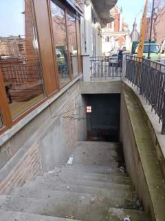 wynajmę lokal 70 m2 na parterze z dużą witryną