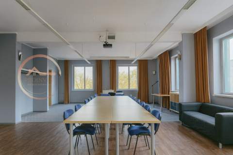 biuro / sala konferencyjna 35zł m2 z mediami