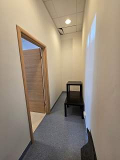 Lokal biurowo-usługowy na parterze