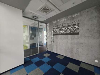 Lokal biurowy o powierzchni 2.450,30 m 