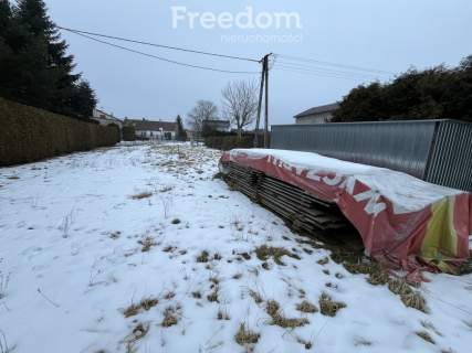 Działka budowlana z rozpoczętą inwestycją