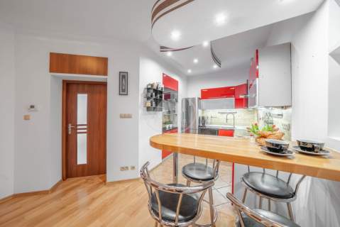 3 pokoje/Balkon/3 piwnice/Ciche/Do wprawdzenia
