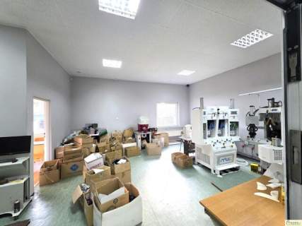 Atrakcyjny budynek usług-produk. 900 m2 - działka 42 ary w Łukowie