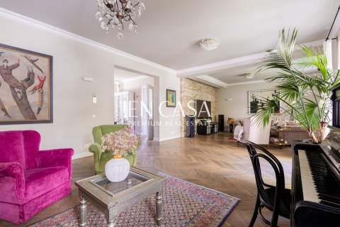 Elegancki apartament w historycznej wilii