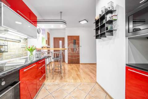 3 pokoje/Balkon/3 piwnice/Ciche/Do wprawdzenia