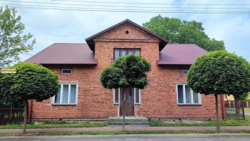 Działka z budynkami centrum handel-usługi Frampol
