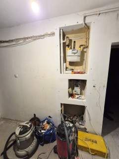 -OKAZJA-DO WYKOŃCZENIA-52M2-MEDIA MIEJSKIE-BALKON-