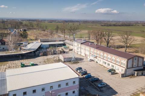 Hala o powierzchni 3000m2 w Cedrach Wielkich