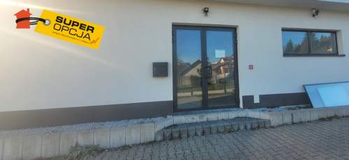 Lokal handlowy przy głównej drodze