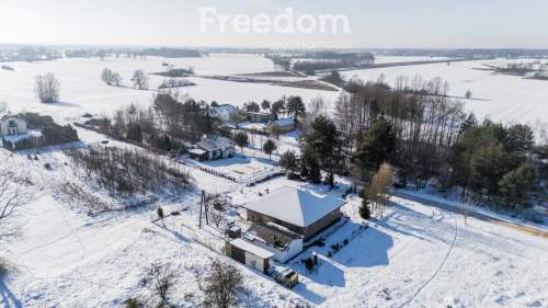 Działka z domem i domkiem w Chajętach