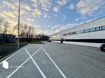 Nowoczesna przestrzeń biurowa lub magazynowa
