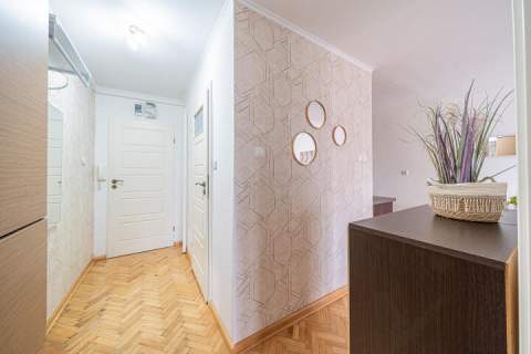 Zadbane mieszkanie z balkonem i piwnicą