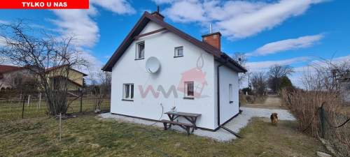 Niewielki dom na działce 0,18 ha w Zagórzu