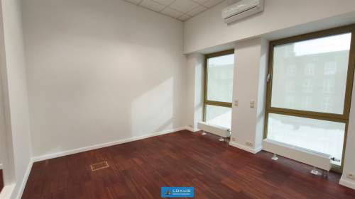 Biuro 77 m2, 3 pokoje, parking, klimatyzacja