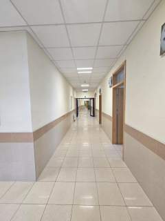 Lokal na I piętrze z własną windą