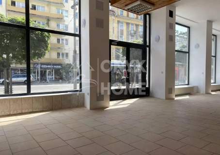 Lokal 115 m2,parter,witryna-Świetojańska Gdynia