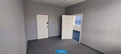 Lokal w biurowcu 193 m2, pokoje, gabinety