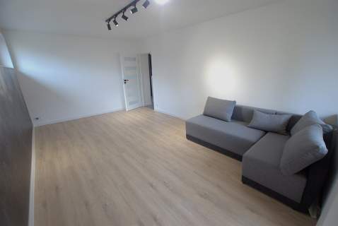 2 pokoje, widna kuchnia, duży balkon, I piętro