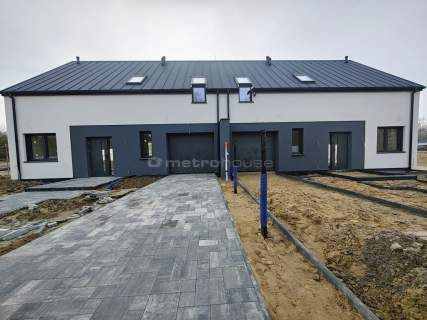 Nowoczesny bliźniak typu stodoła eko około 130m2