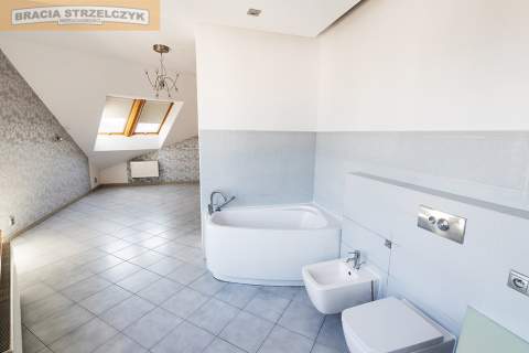 Dwupoziomowe mieszkanie 121,25 m2, Bemowo.