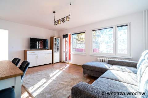 ŚWIEŻO PO REMONCIE-UMEBLOWANE-MED.MIEJSKIE-BALKON.