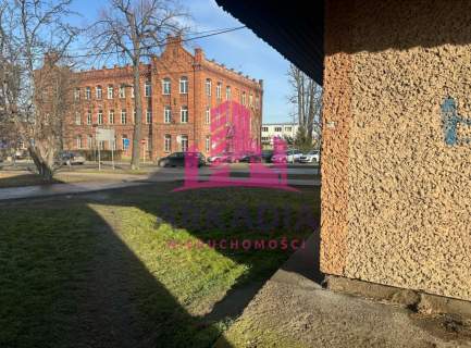 Kiosk handlowo-usługowy z działkami   Dzierżoniów