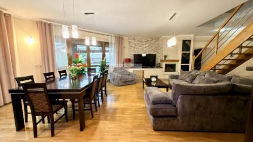 Dom wolnostojący 266m2, działka 24a, garaże, 7pokoi, Obórki