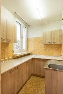 2 pokoje z kuchnia Zarzew 37,2m 3pietroblok 4 balkon