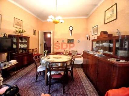 77 m2 w modernistycznej kamienicy - POTENCJAŁ I PRESTIŻ