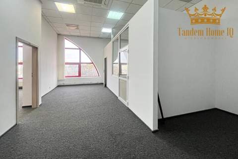 Do wynajęcia duże loftowe biuro w kamienicy - Muranów Powązki.