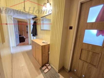 Przestronne, w pełnym rozkładzie 1 pok, loggia.