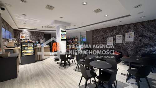 Lokal na parterze z witryną- Gdy Świętojańska