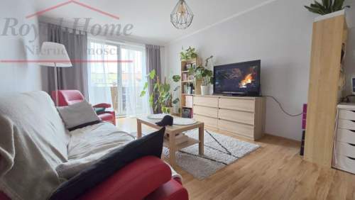 Przestronne, w pełnym rozkładzie 2 pok. z balkonem.