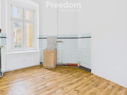 Prestiż bez hałasu. 60m , balkon, CO miejskie.