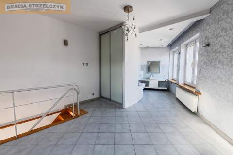 Dwupoziomowe mieszkanie 121,25 m2, Bemowo.