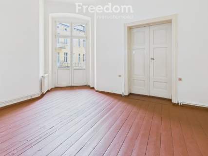 Prestiż bez hałasu. 60m , balkon, CO miejskie.