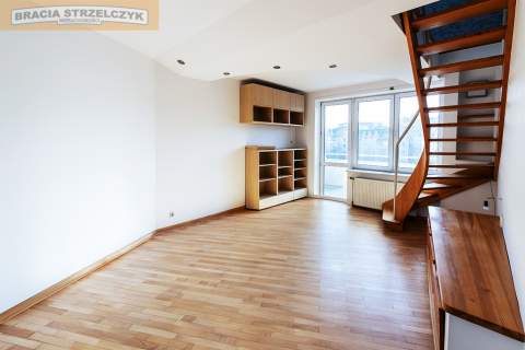 Dwupoziomowe mieszkanie 121,25 m2, Bemowo.