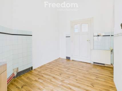 Prestiż bez hałasu. 60m , balkon, CO miejskie.
