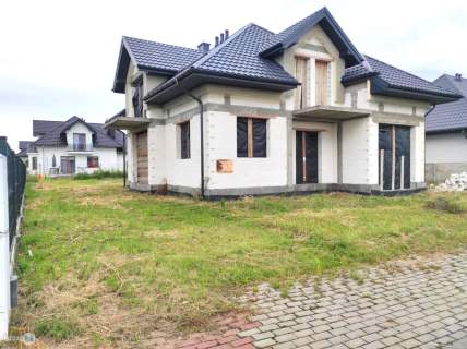 Dom na prestiżowym osiedu w Chmielniku