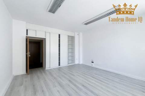 Do wynajęcia 20m2 biura w kamienicy na Powiślu w budynku z windą