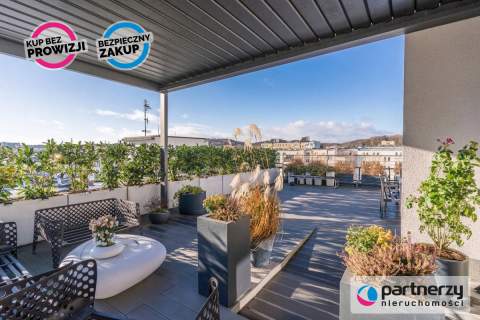 Luksusowy penthouse z prywatną windą i tarasem