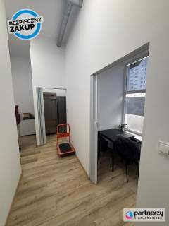 Lokal 83m2 pod gastronomię, usługi, inne. Witryny.