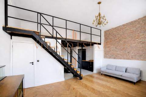 Wysoki 4,6 m loft w zabytkowej kamienicy