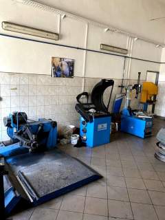 OBIEKT KOMERCYJNY Z PLACEM MANEWROWYM I ZAPLECZEM SANITARNYM,...