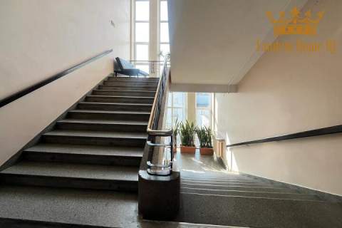 do wynajęcia 21m2 biura w kamienicy na Powiślu w budynku z windą