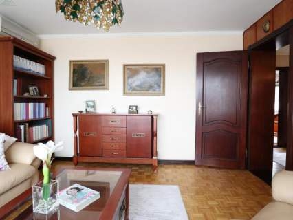 Piękny dom z dwoma garażami 