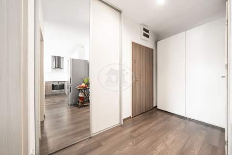 Nowe Budownictwo z Balkonem Miejsce Postojowe