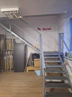 Obiekt w centru, 320m2, dwie kondygnacje z dużym parkingiem