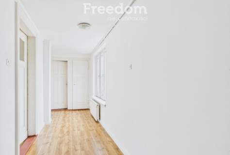 Prestiż bez hałasu. 60m , balkon, CO miejskie.